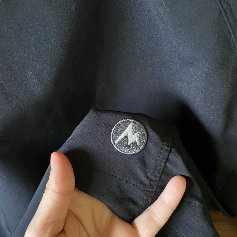 Marmot women’s gravity softshell in black‎ size medium.